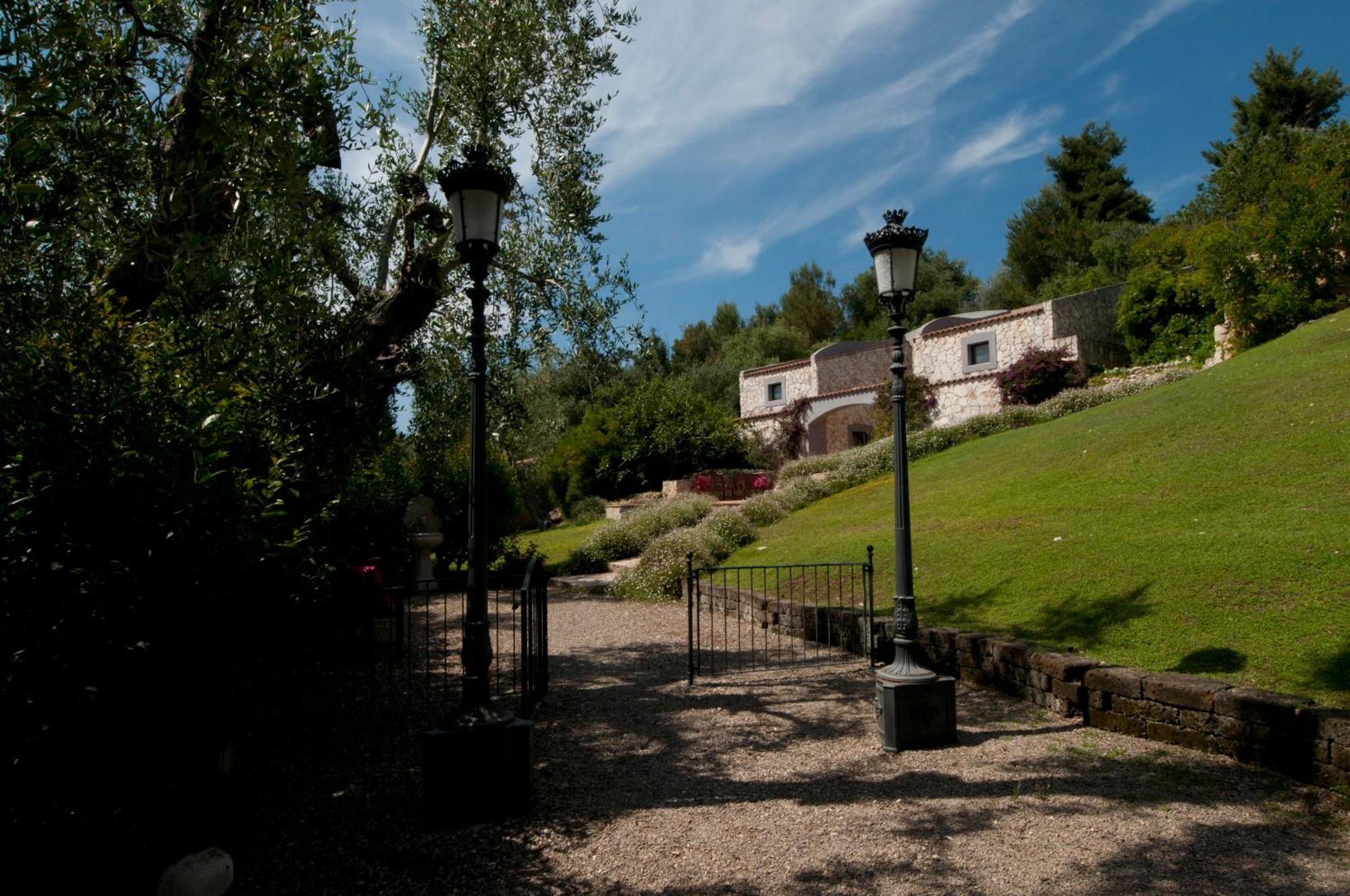 Гостевой дом Masseria La Chiusa Delle More Пескичи Экстерьер фото